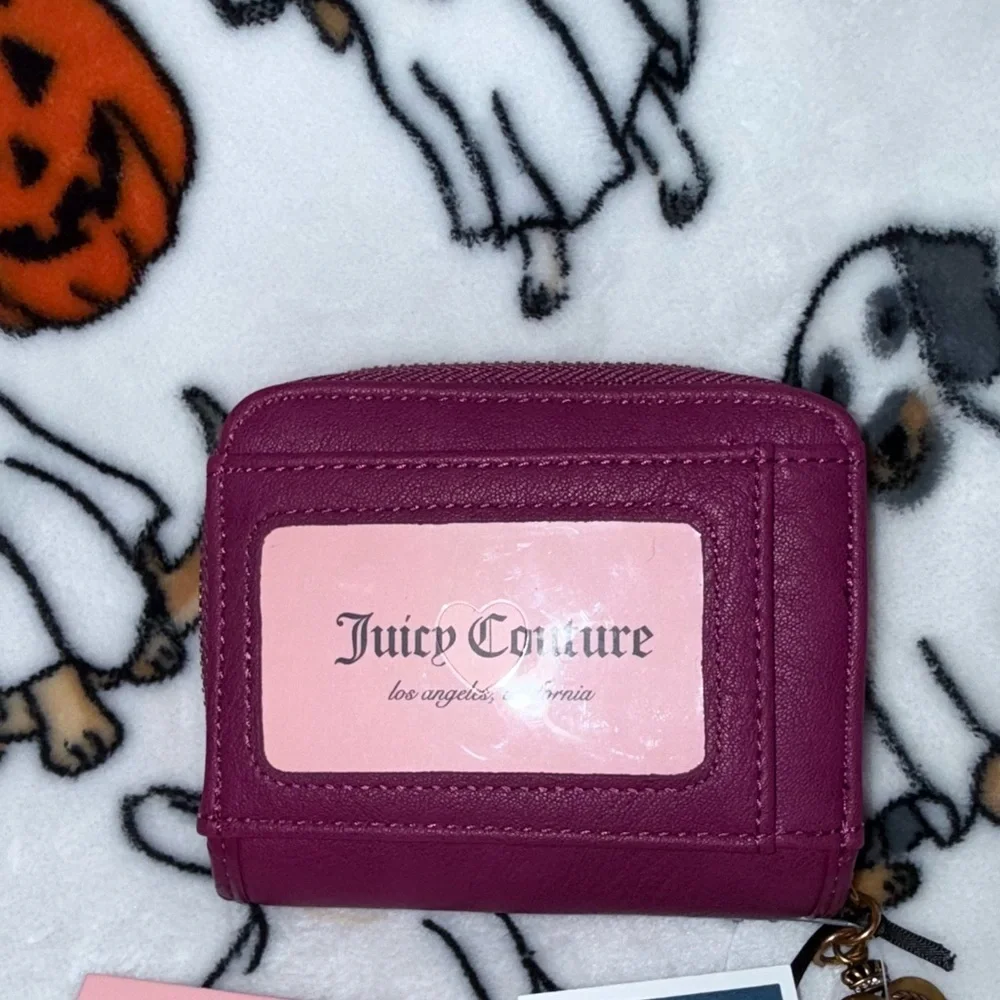 NWT Juicy Couture Juicy Romance Coin Zip Around Wallet in Plum Berry - Picture 4 of 5